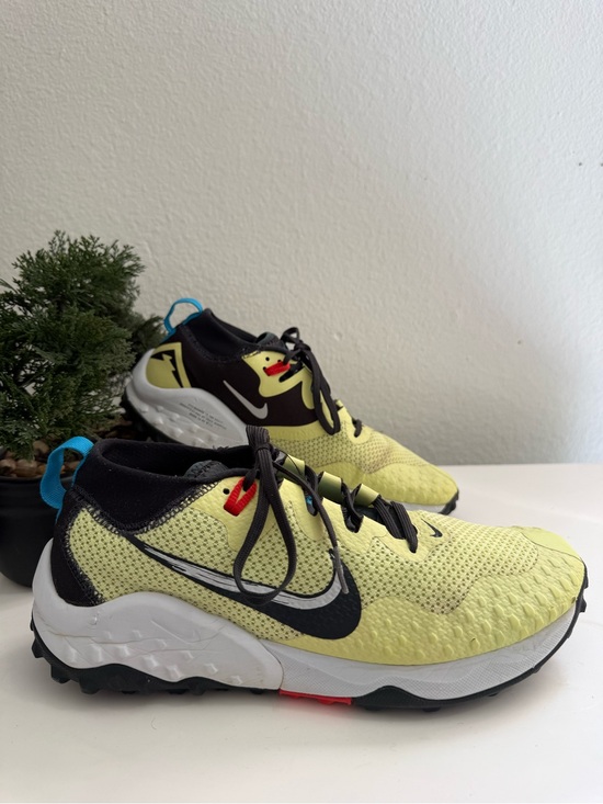 Nike Shoes - Nike Wildhorse 7 Women size 10 yellow  and Black Trail Running Shoes with Blue